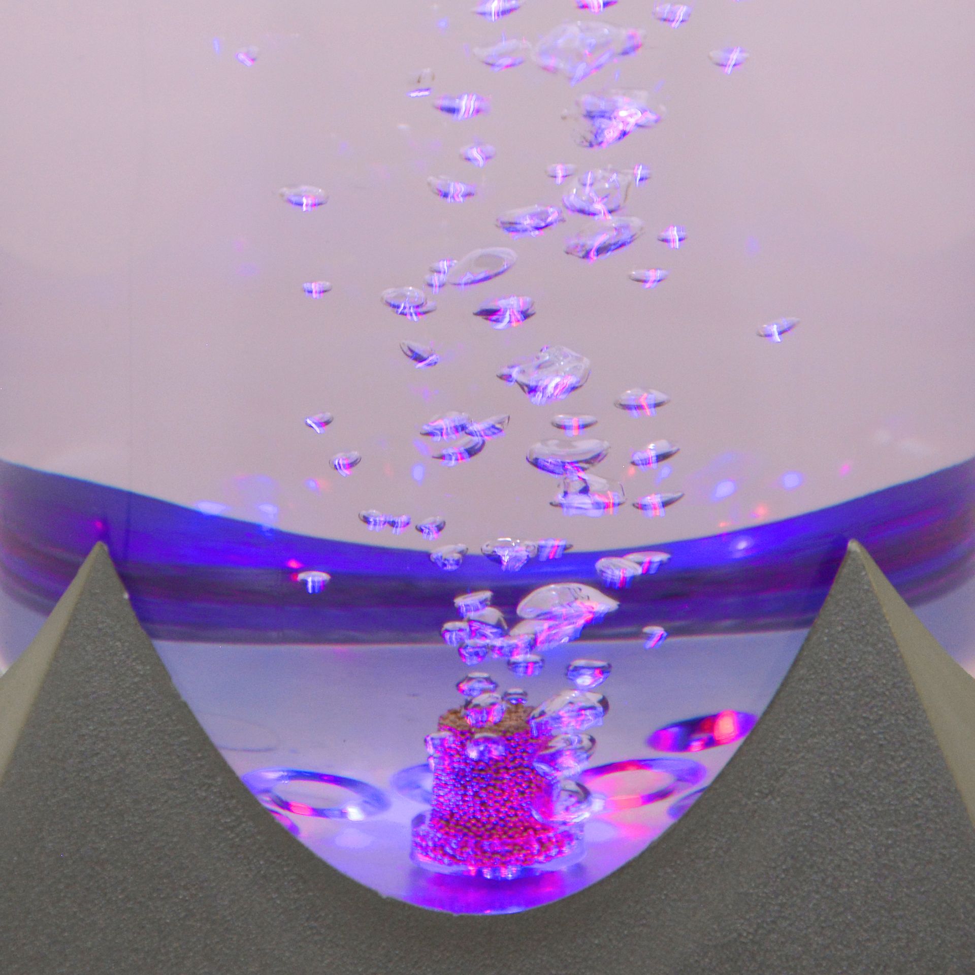 Wassersäule mit Holzsockel