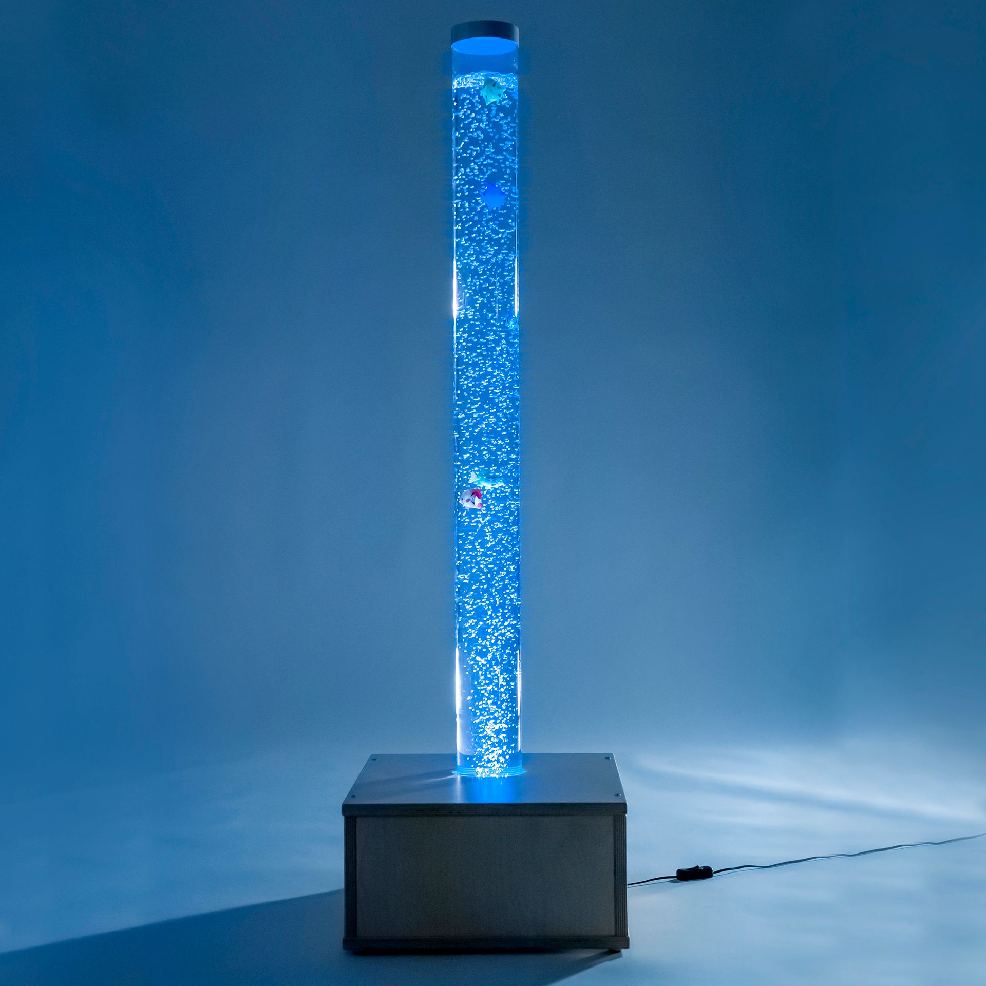 Wassersäule mit Holzsockel