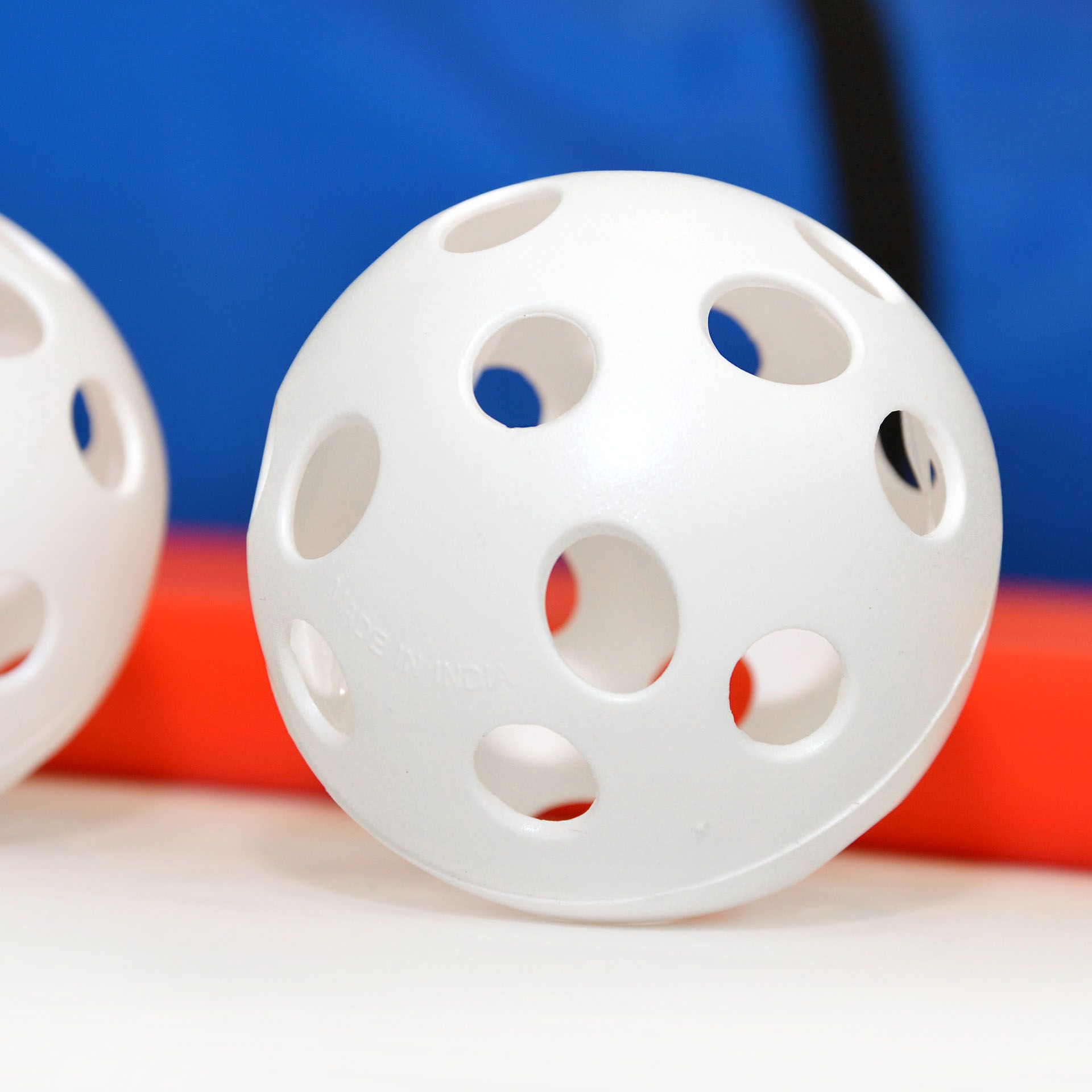 Hockeyschläger, 18er Set, 6x gelb, 6x rot, 6 Bälle