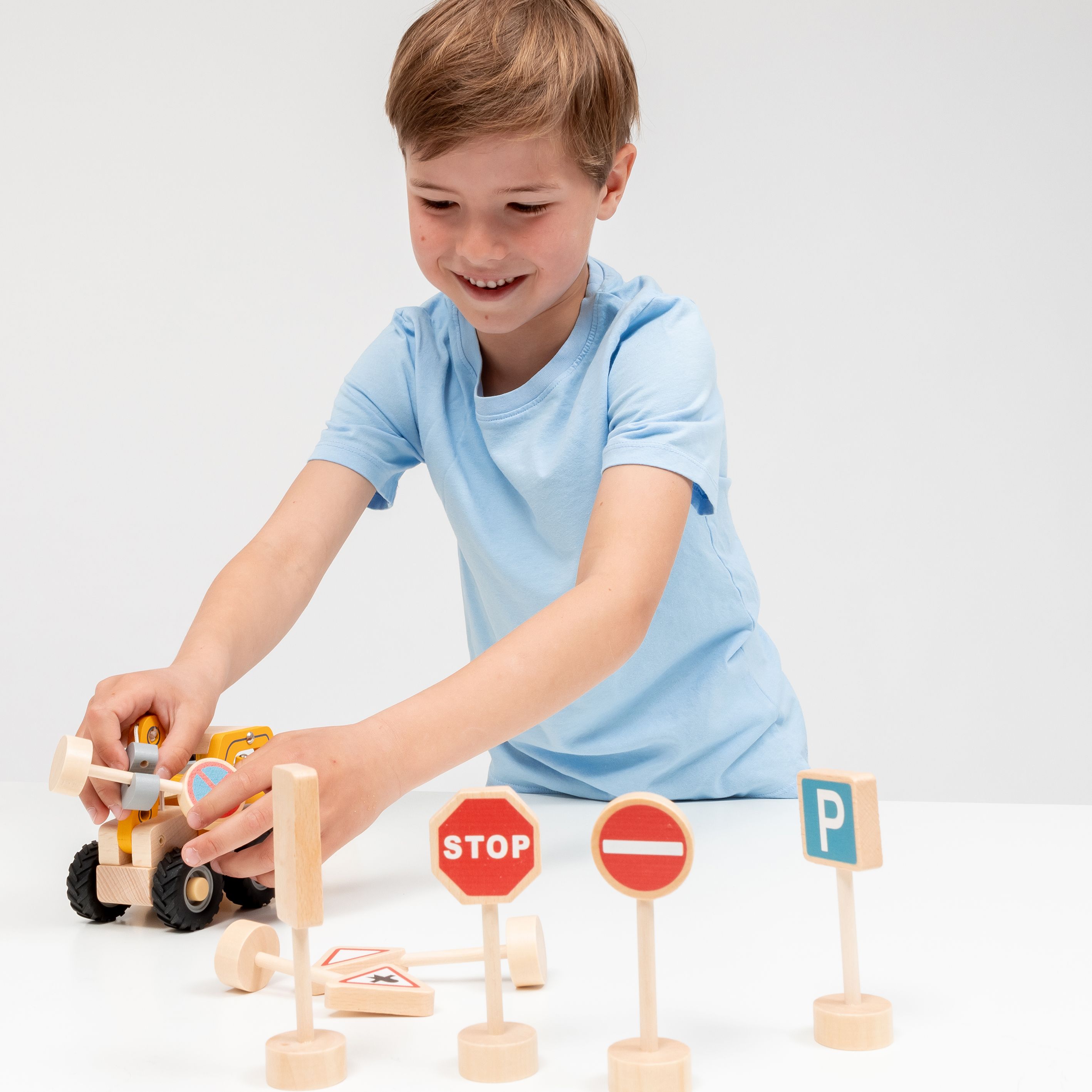 Baufahrzeuge aus Holz, Kranwagen