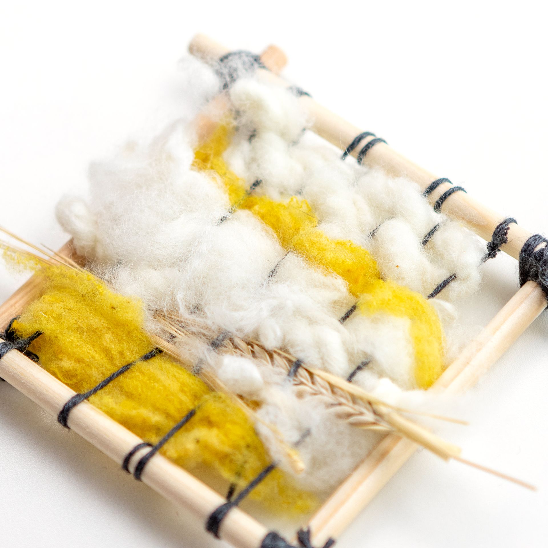 Fadenspinner Flockenwolle vom Schaf im Baumwollbeutel